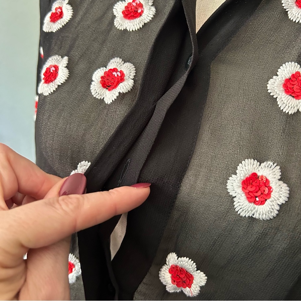 Alice + Olivia Willa Floral Embellished Scalloped Collar Placket Top Black Sz S - Picture 8 of 15